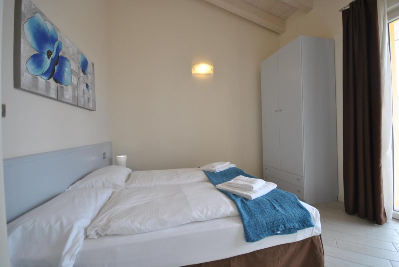 Appartamenti San Pietro - Hotel Gallo 提尼亚类 外观 照片