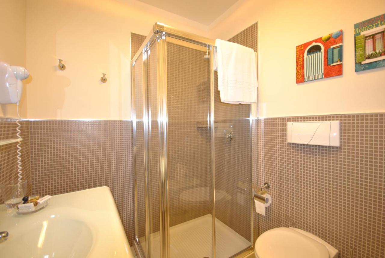Appartamenti San Pietro - Hotel Gallo 提尼亚类 外观 照片