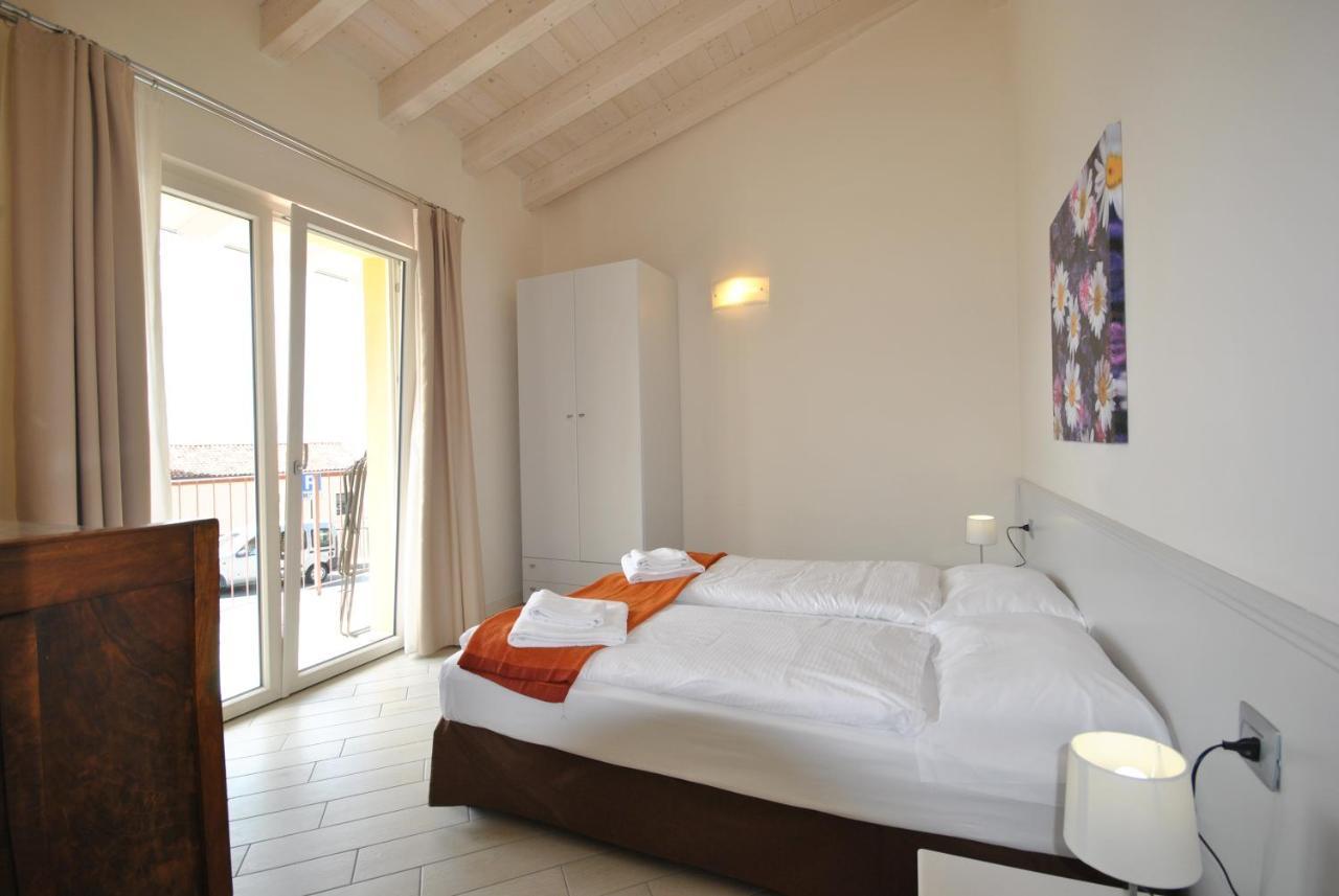 Appartamenti San Pietro - Hotel Gallo 提尼亚类 外观 照片
