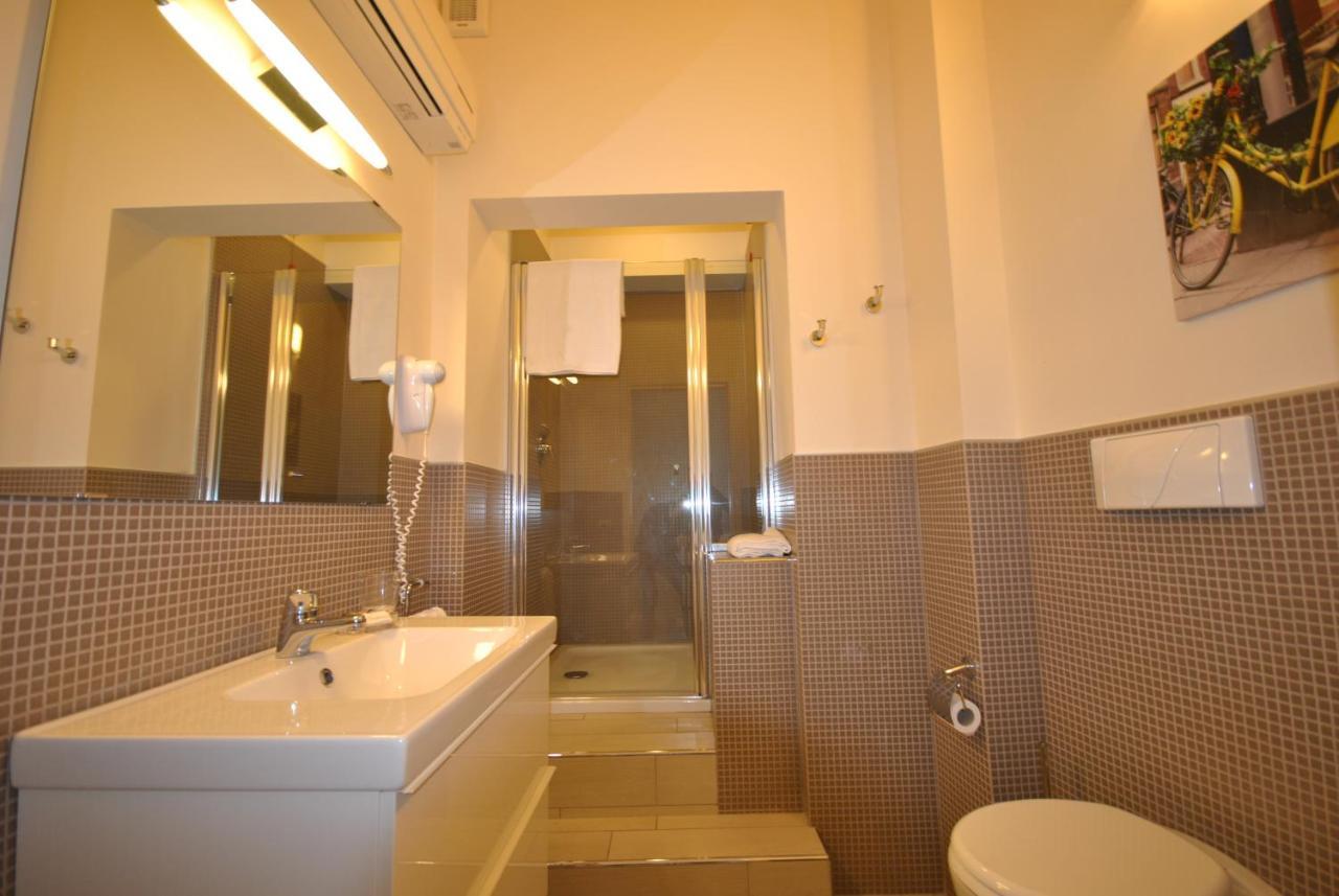 Appartamenti San Pietro - Hotel Gallo 提尼亚类 外观 照片