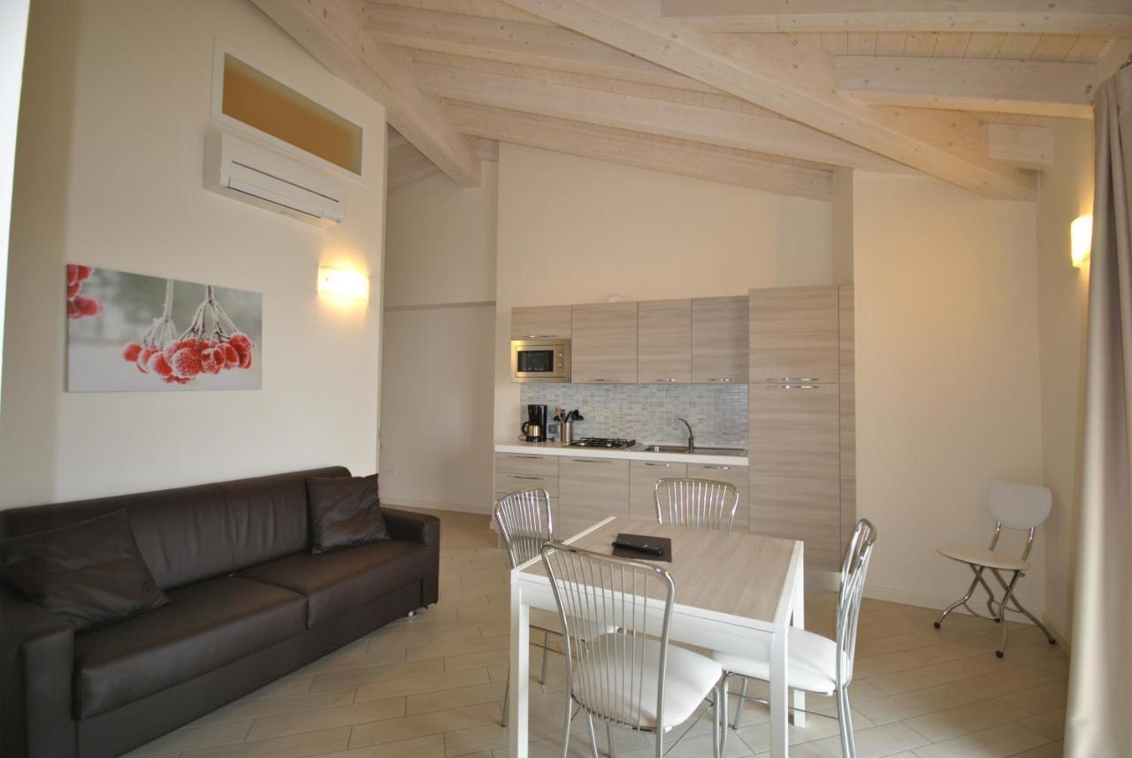Appartamenti San Pietro - Hotel Gallo 提尼亚类 外观 照片