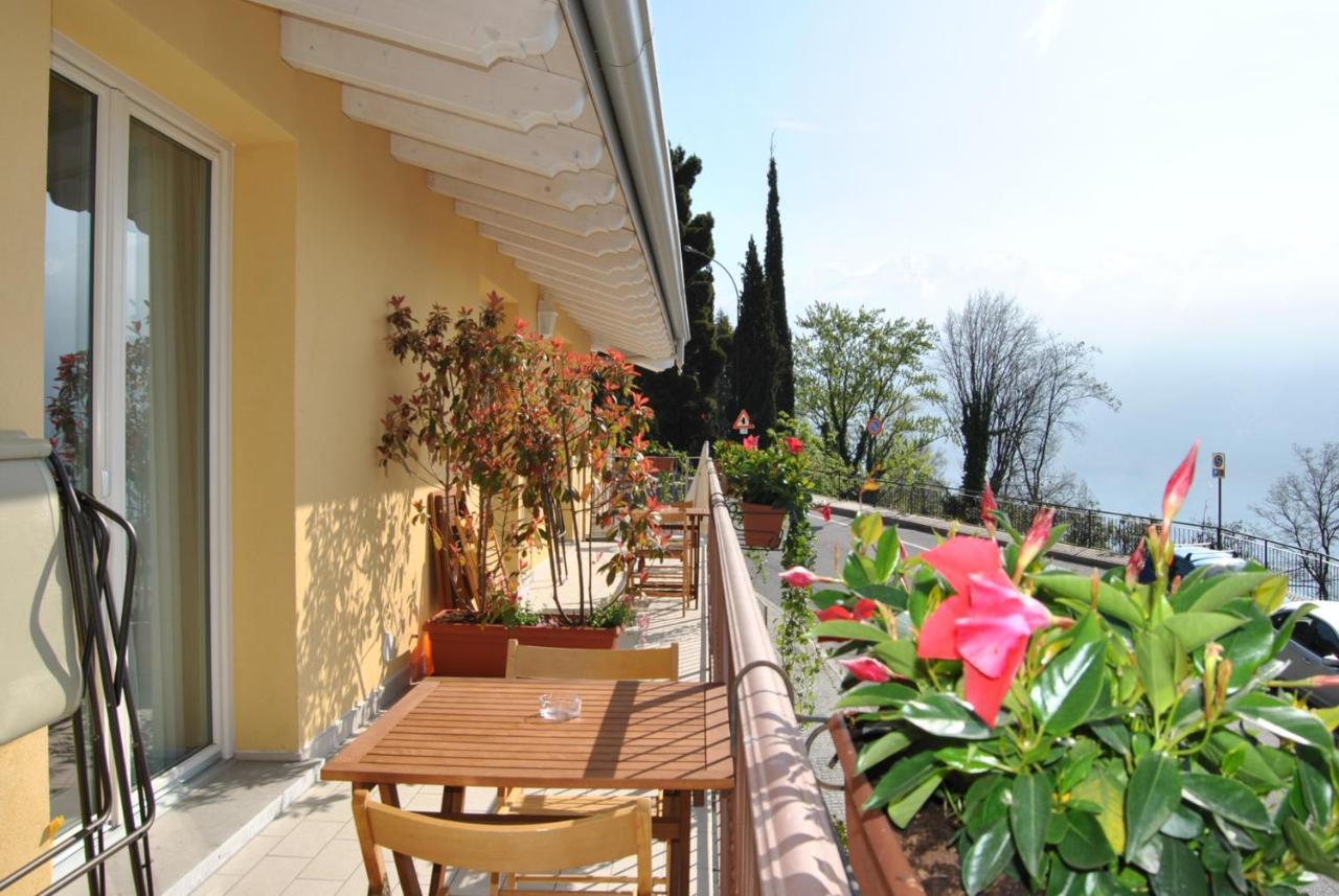 Appartamenti San Pietro - Hotel Gallo 提尼亚类 外观 照片